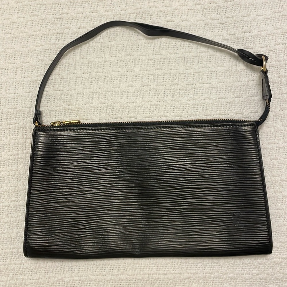 Authentic Louis Vuitton Epi Pochette Accessoire
